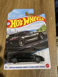 Hot Wheels Porsche Panamera Turbo S E-Hybrid Sport