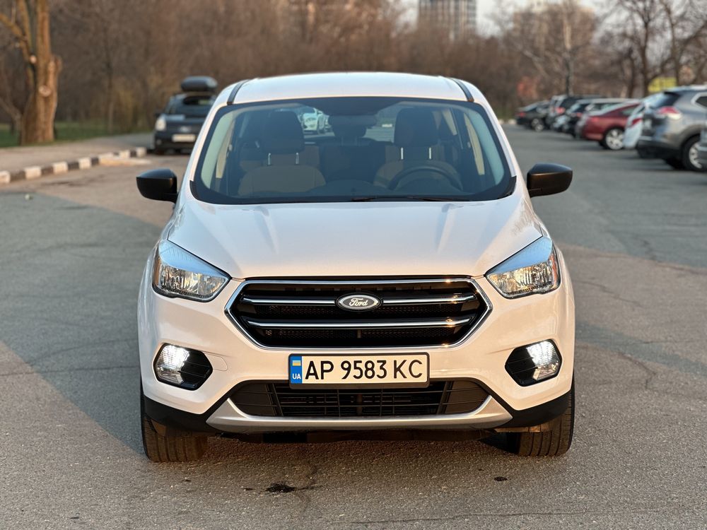 Продам Ford Escape