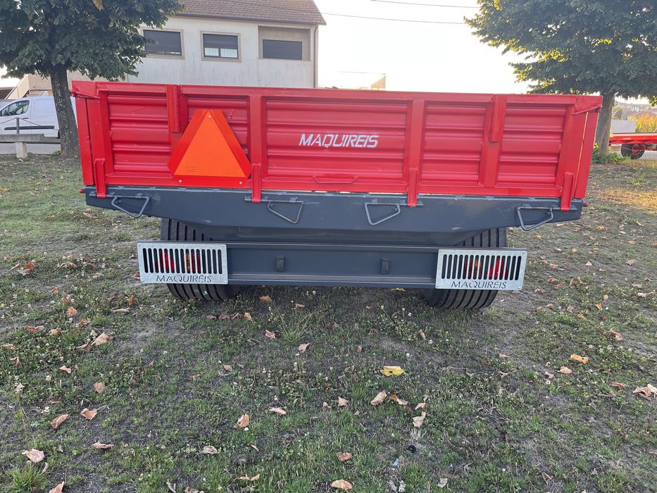 Reboque agrícola tribasculante 10T