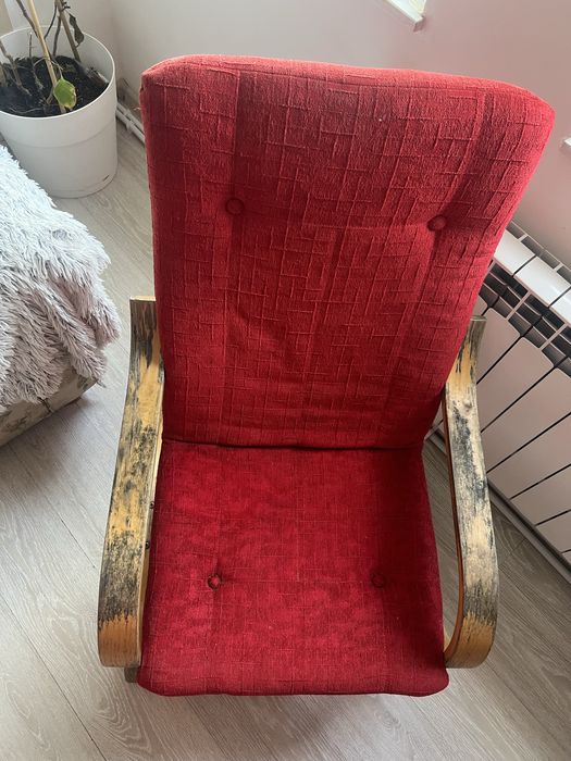 Oddam 2 takie same krzesla za darmo