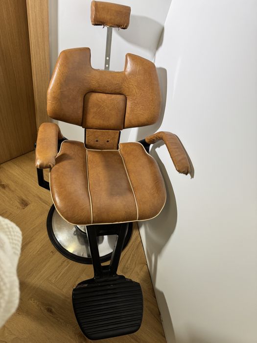 Skórzany fotel barberski