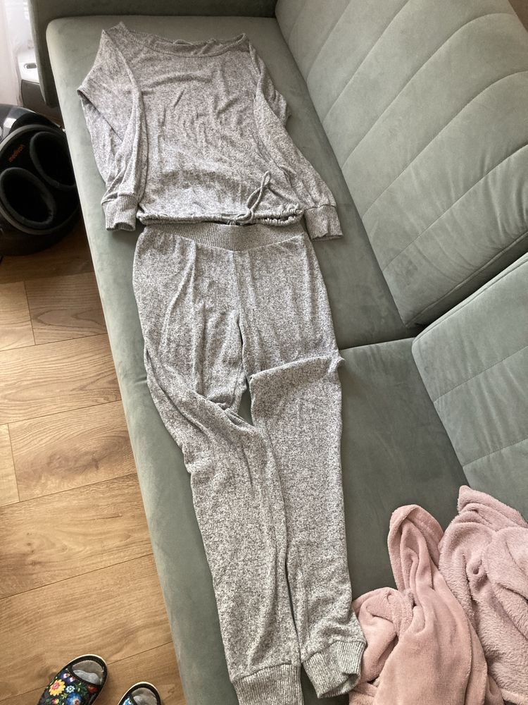 Komplet dresowy Reserved XS
