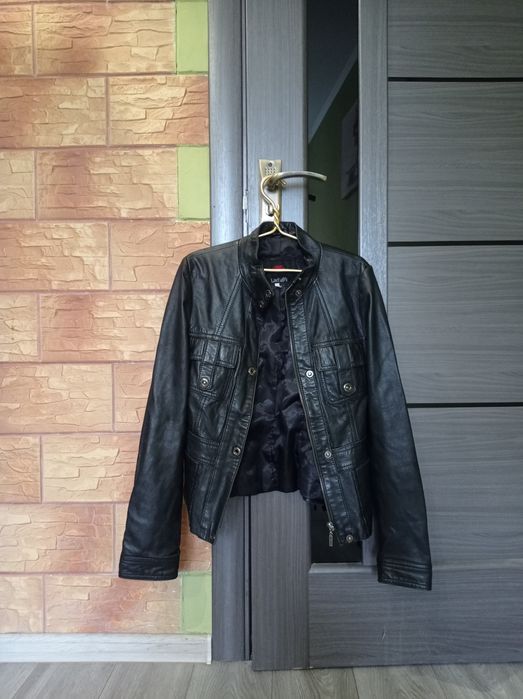 Куртка шкіряна. 42 розмір. В хорошому стані. 300грн.