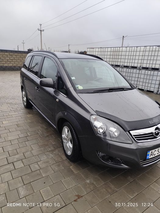 Opel zafira 1.7 дизель 2011 рік