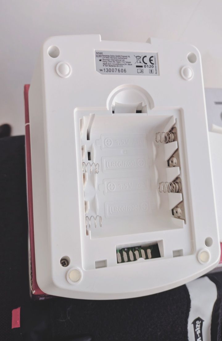 Напівавтоматичний тонометр Rossmax MS60