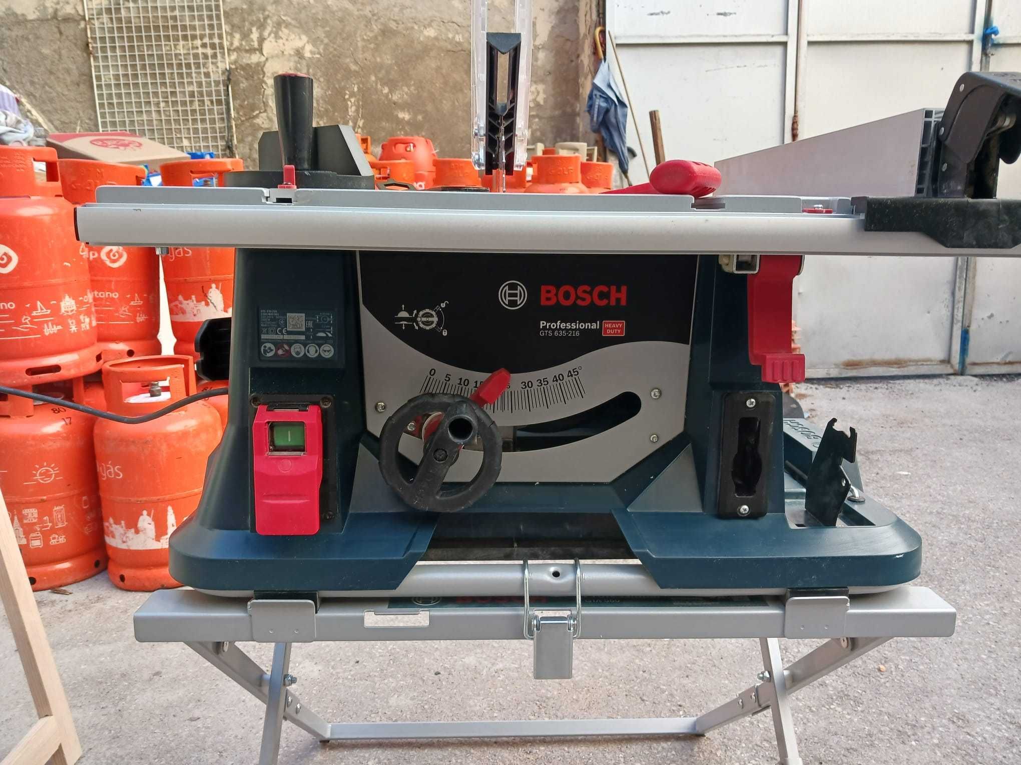 Bosch GTS 635-216 Professional Heavy Duty com  a Serra Circular Dexter