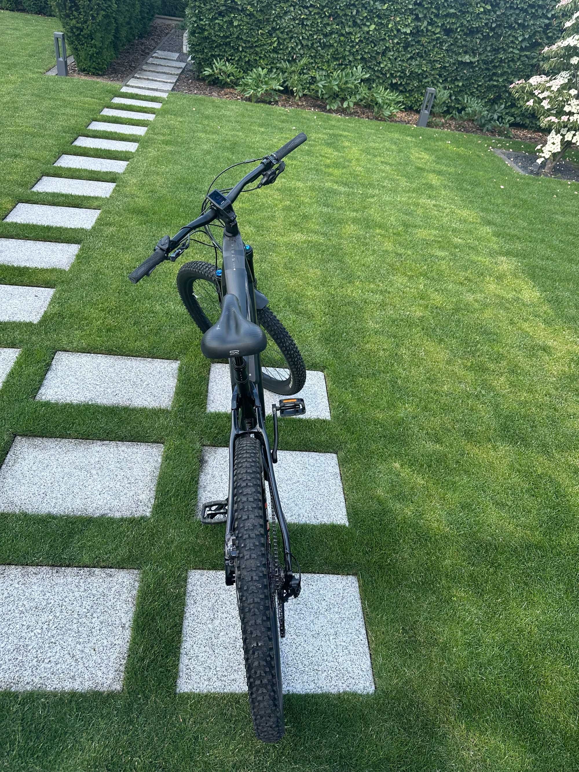 Scott Strike eRIDE 900 Premium rama karbonowa rozmiar M full