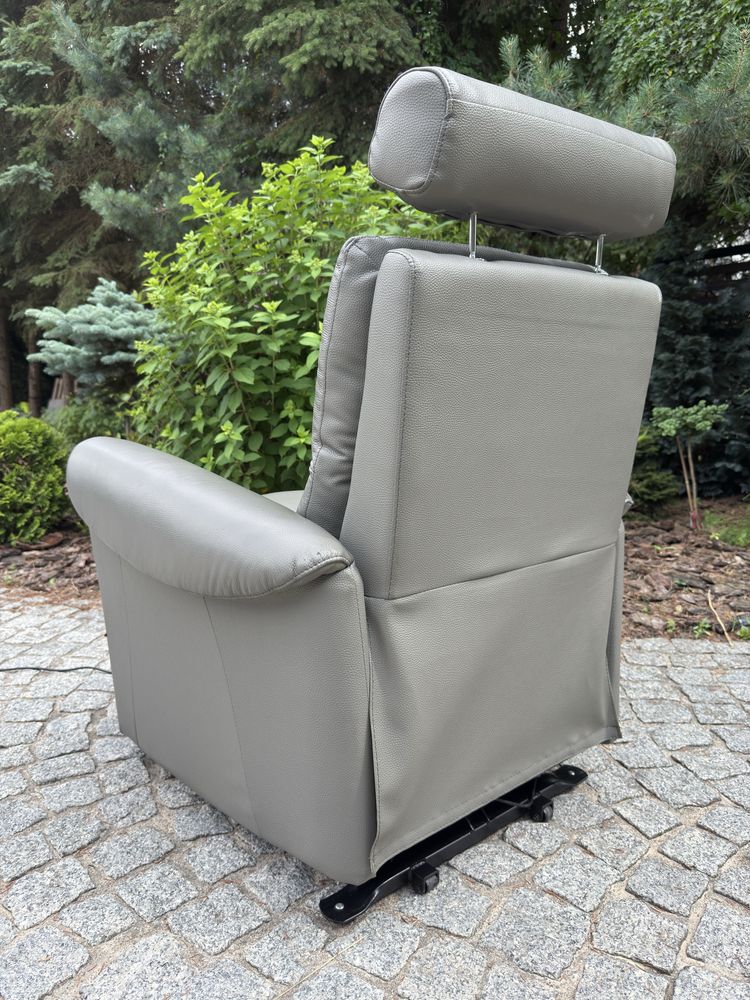 fotel rozkładany z funkcją relax i pionizacją dla seniora pilot elektr
