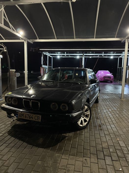Bmw e32 7-series на м30 есть(газ 4 поколения)