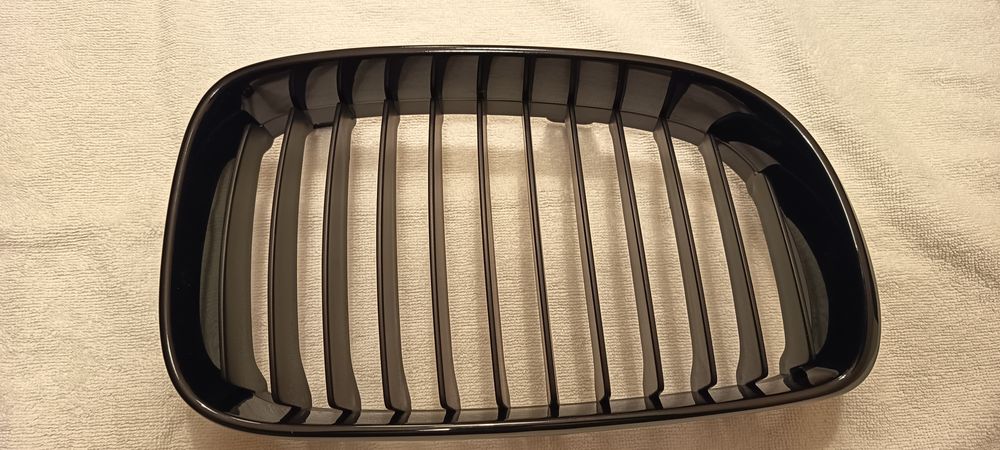 Grelhas frontais pretas BMW serie 1e87