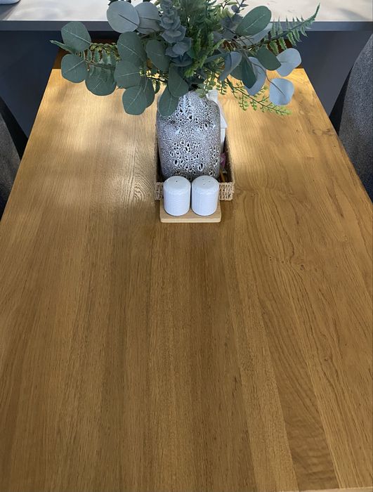 Stół dębowy z litego drewna