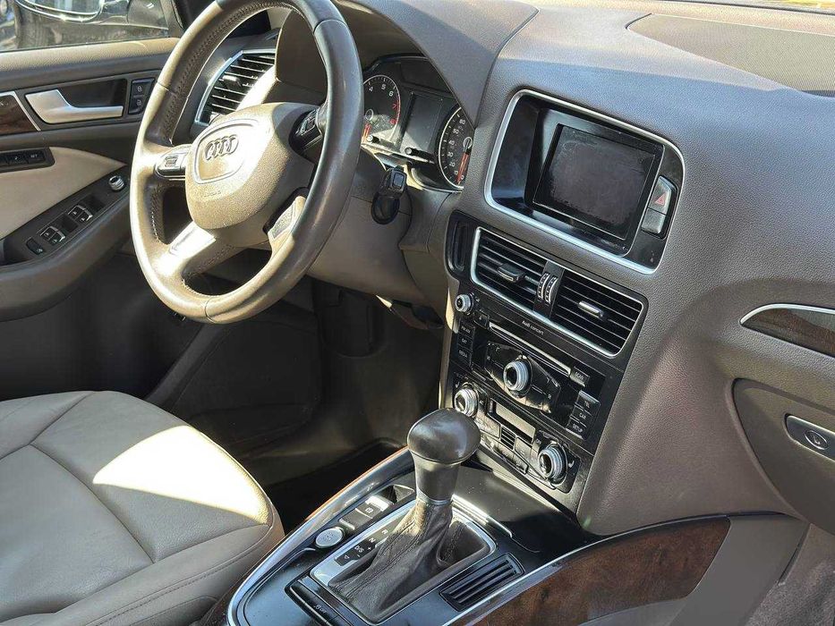 Audi Q5 2013 2.0 TFSI (бензин, турбо)