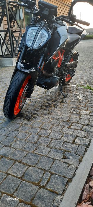 Мотоцикл КТМ Duke 390