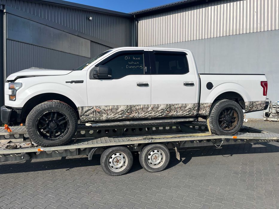 drzwi prawy tył biale f150 ford 2016-20 słupek próg ćwiartka lampa