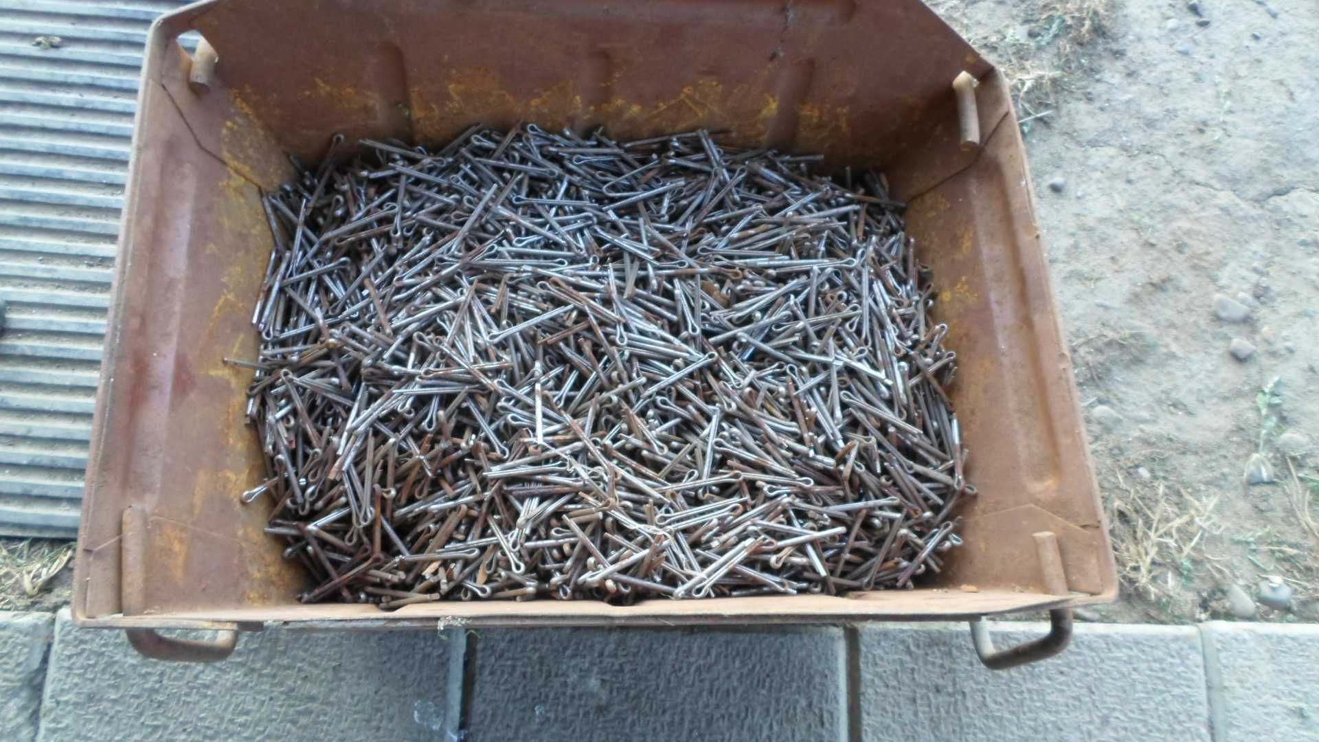 Шплинт стальной раздвижной 3х20