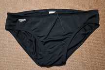 продам плавки Speedo для бассейна большого размера.
