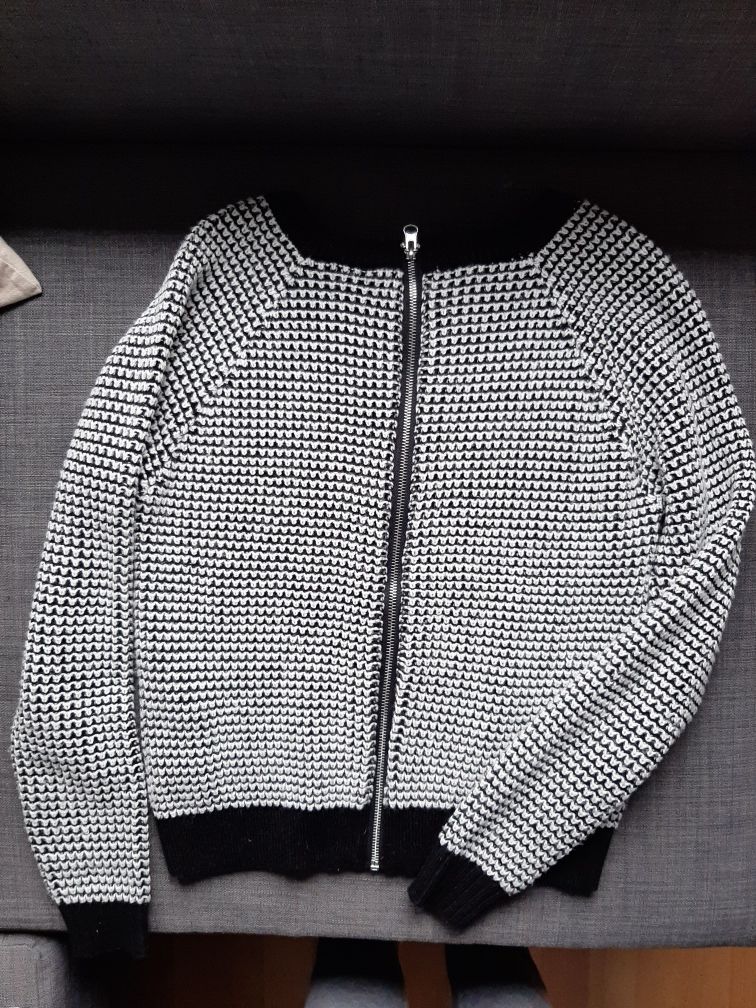 Sweter damski czarno biały stylowy w kratkę wiosenny krótki 36/S
