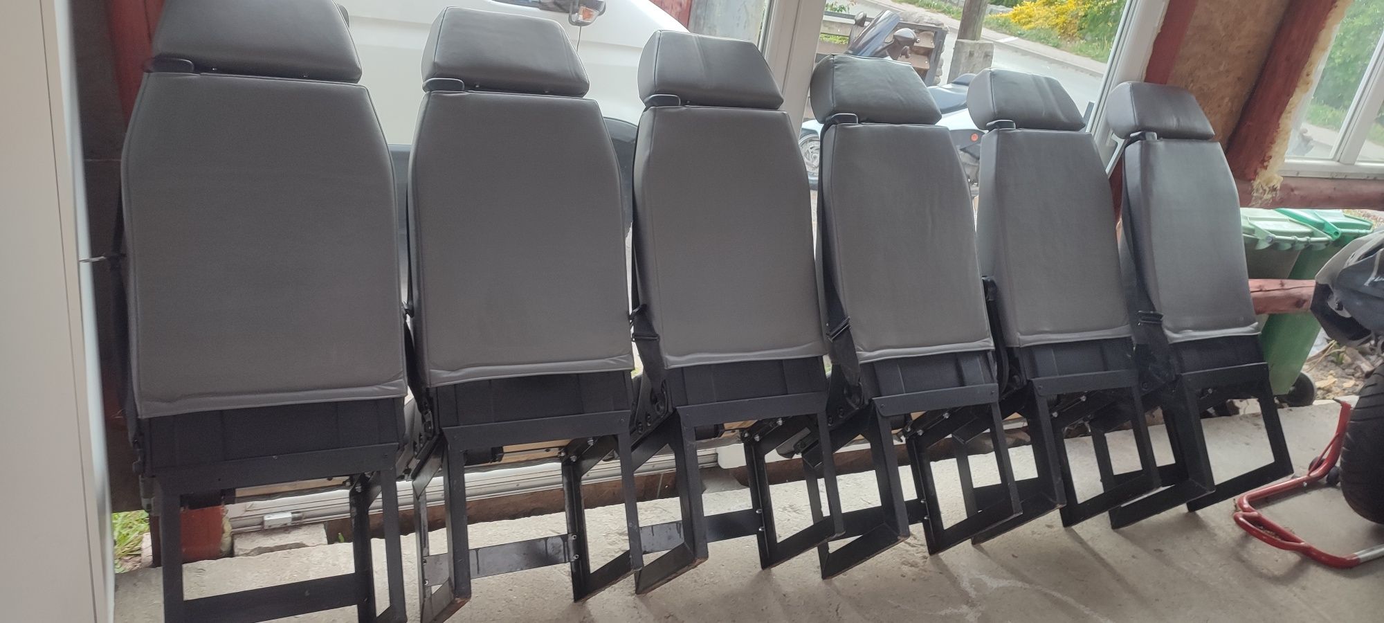 Siedzenia pojedyńcze do busa. Safety seats