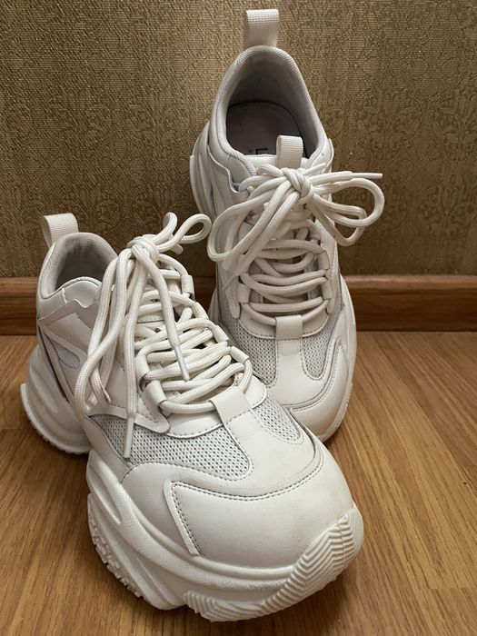 Продам кросівки, не підійшов розмір(