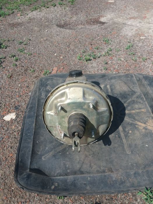 Вакуумный усилитель тормозов на Москвич