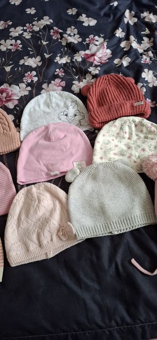 Spszedam czapki dziecięce