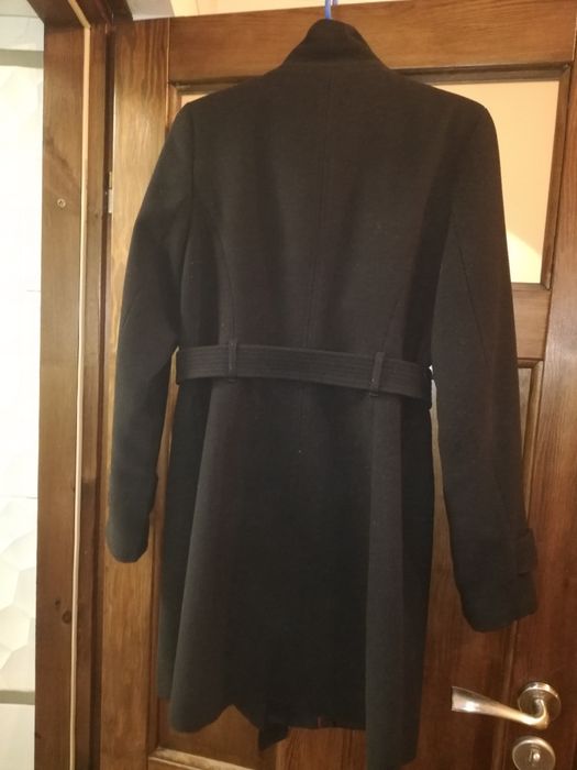 Sprzedam czarny, elegancki płaszczyk na wiązanie