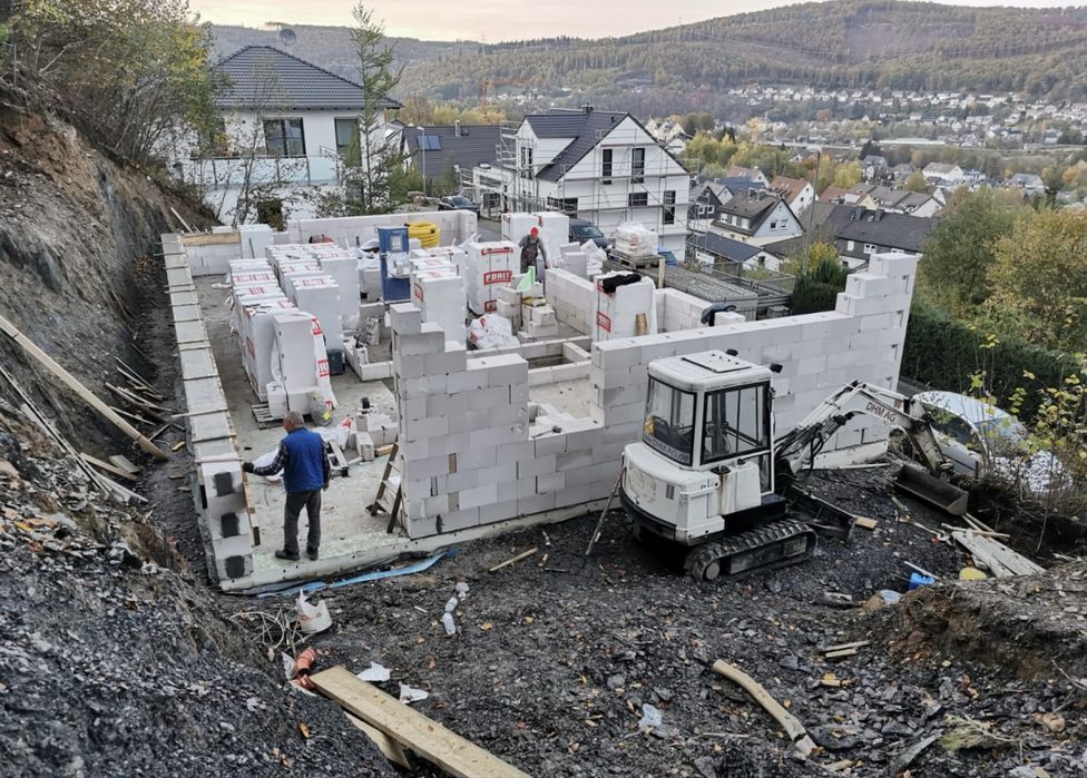 Кладка газоблоку , кирпічу , керамоблоку