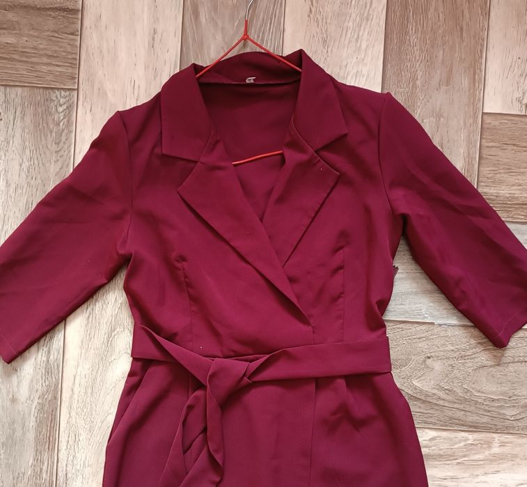 Сукня бордо жіноча з розрізом на ніжці