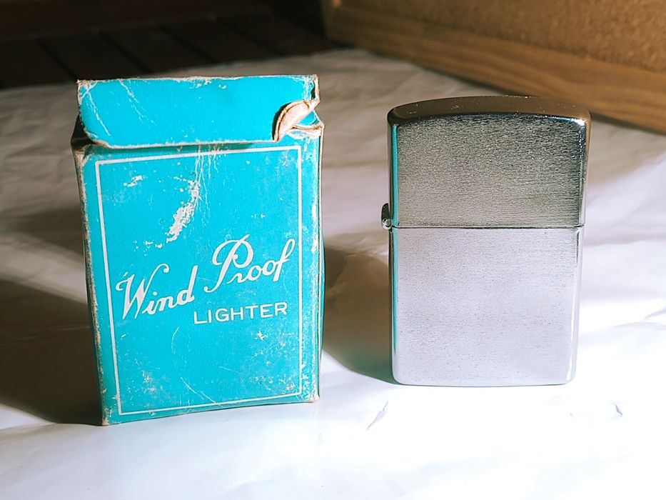 Isqueiro antigo tipo Zippo