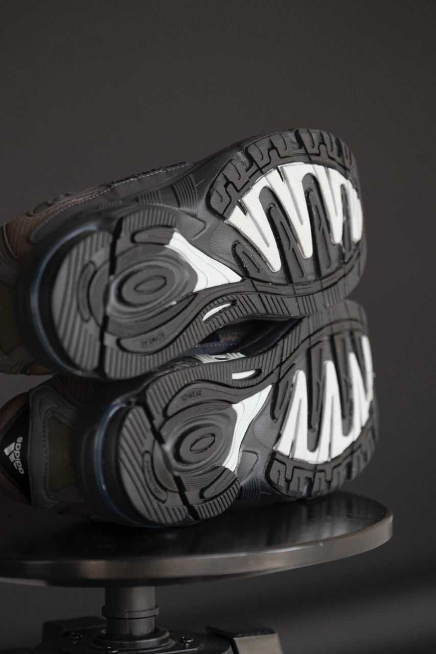 Чоловічі кросівки Adidas RESPONSE CL коричневий з чорним 1003 ТОП