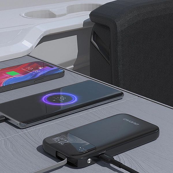 Powerbank Dudao K31/10000 mAh 22,5W PD z wbudowanym kablem - czarny