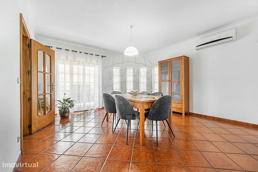 Moradia T4 para venda