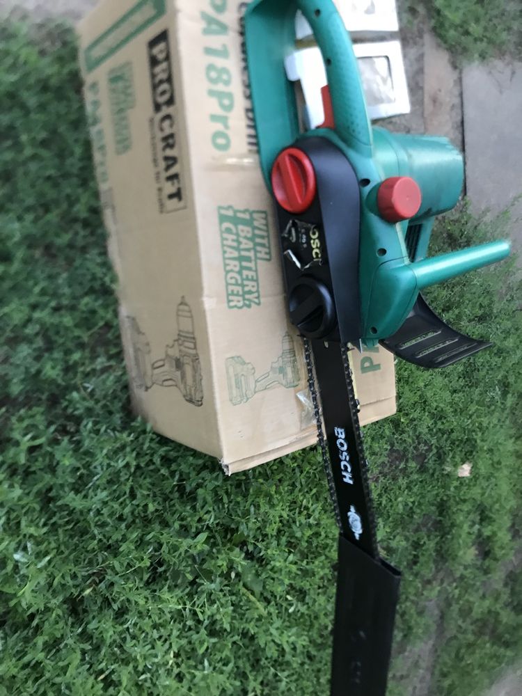 Электропила Bosch AKE 40S