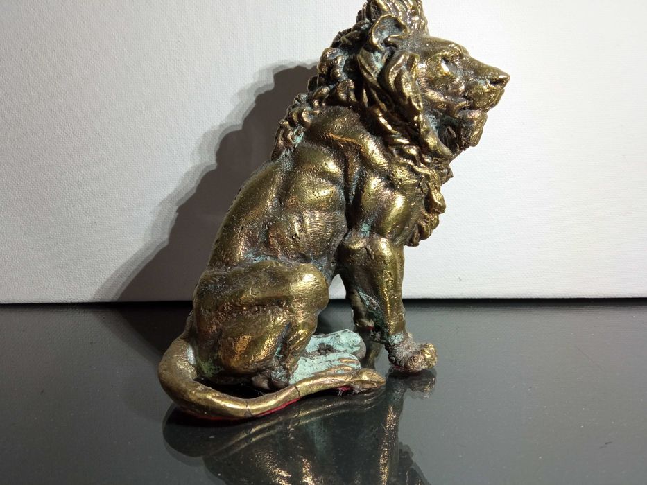 Estatueta em Metal
