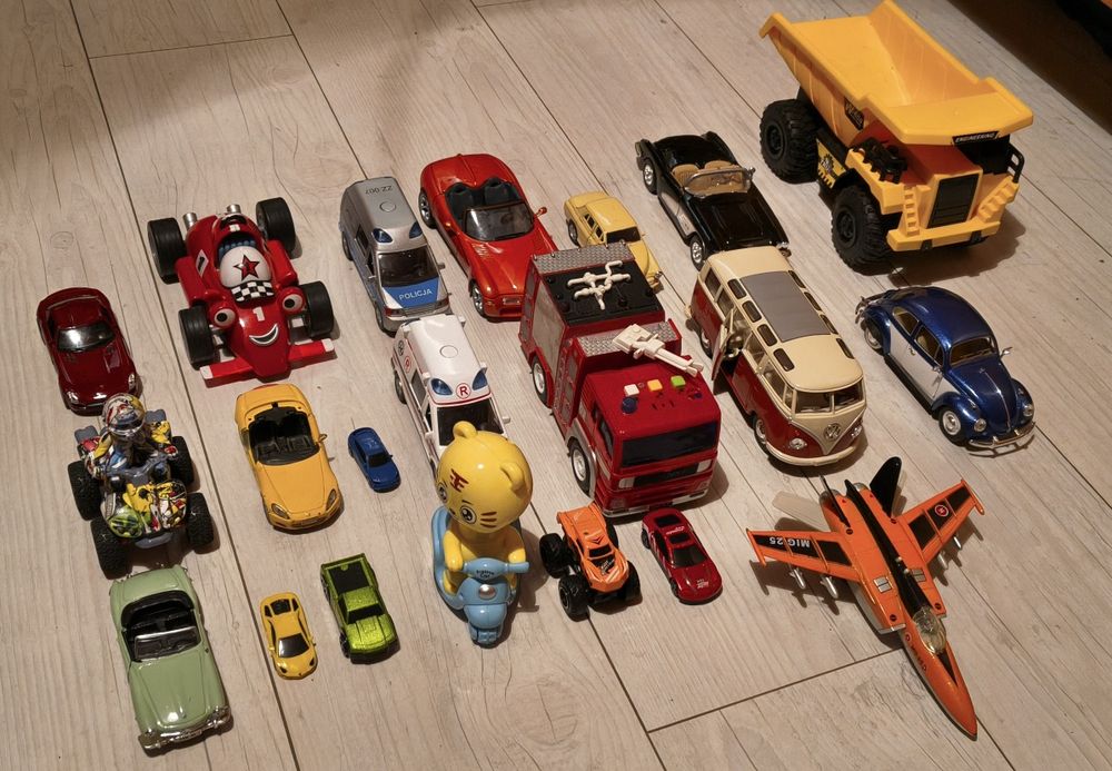 Zestaw: Autka, samochodziki