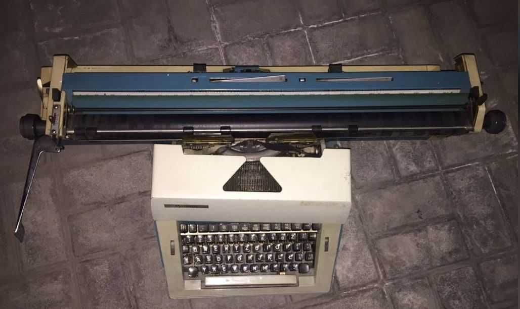 Maszyna do pisania Optima, z długim wałkiem