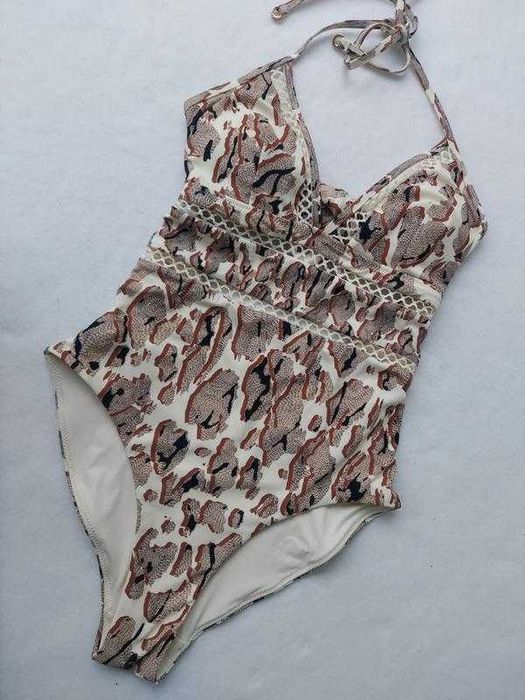 Купальник жіночий суцільний gia з принтом та вирізом Reiss