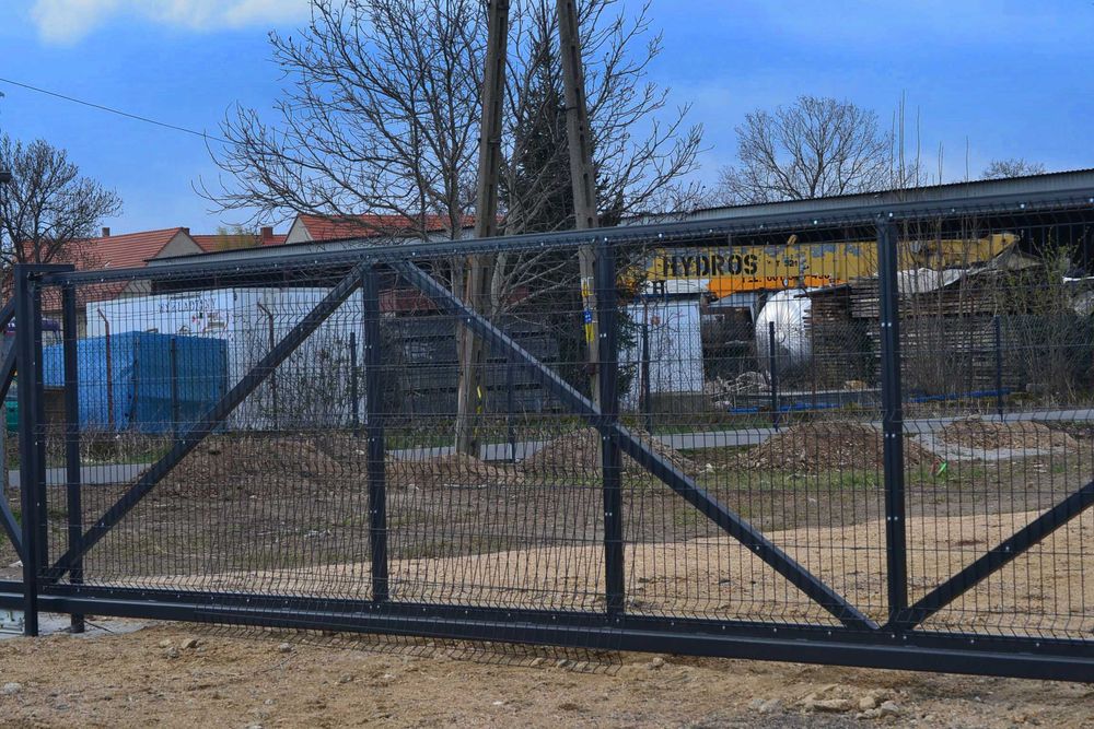 BRAMA PRZESUWNA 4m wypełniona panelem - komplet pod klucz -cała polska