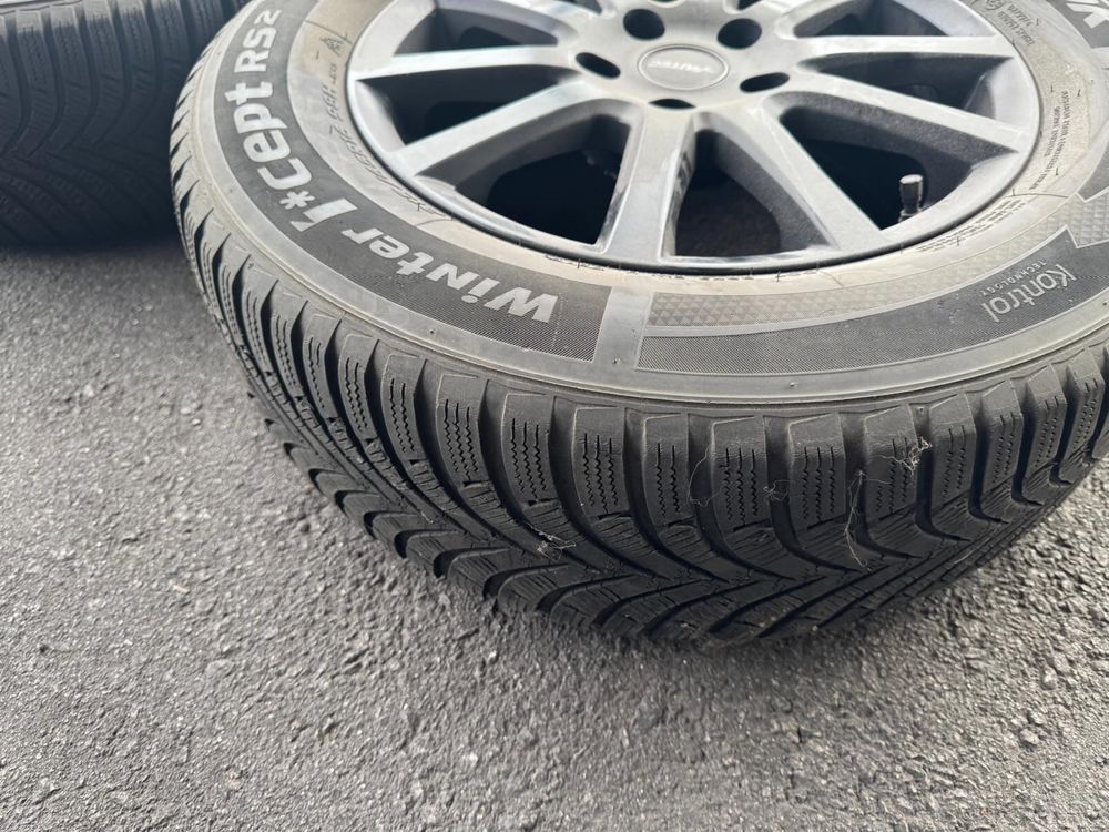 Vendo jantes 16 Nissan Qasquai c/pneus