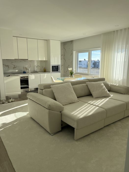 T1 NOVO equipado, com garagem