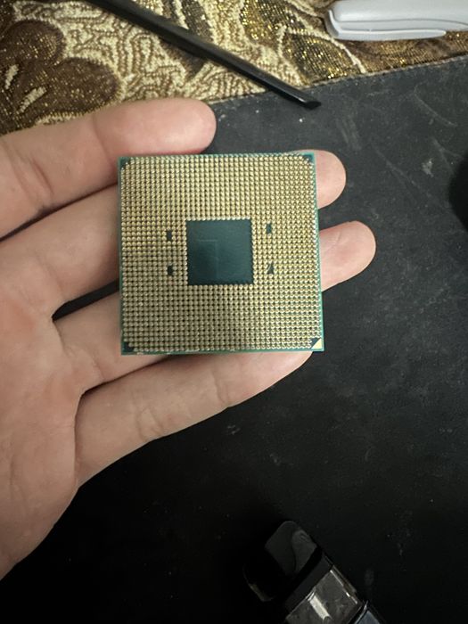 AMD Ryzen 5500 .
