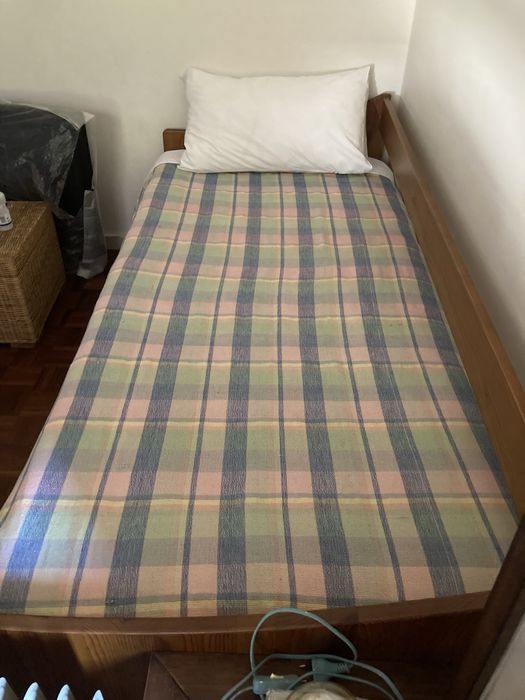 Cama de solteiro dupla