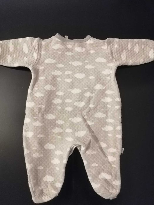 Pajacyk dla niemowlaka na zameczek rozm 68