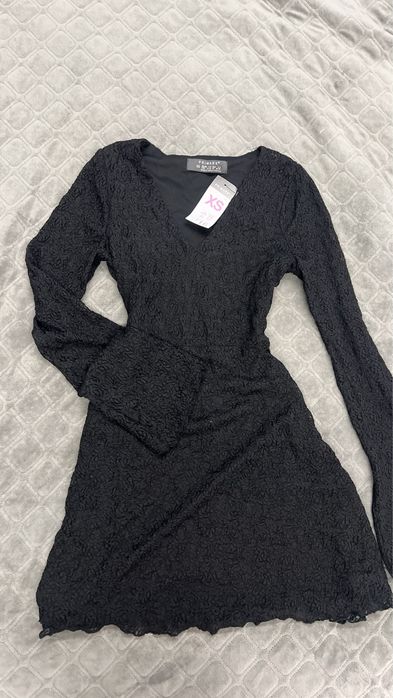 Продам сукню з мереживом