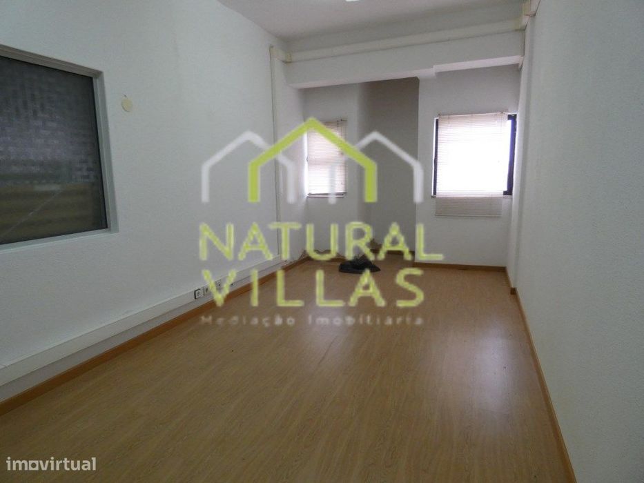 Gabinete nas proximidades do Aeroporto de Faro