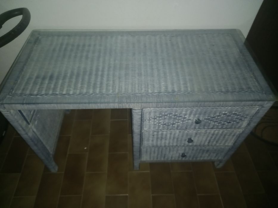 Armário de ratan,tipo secretária