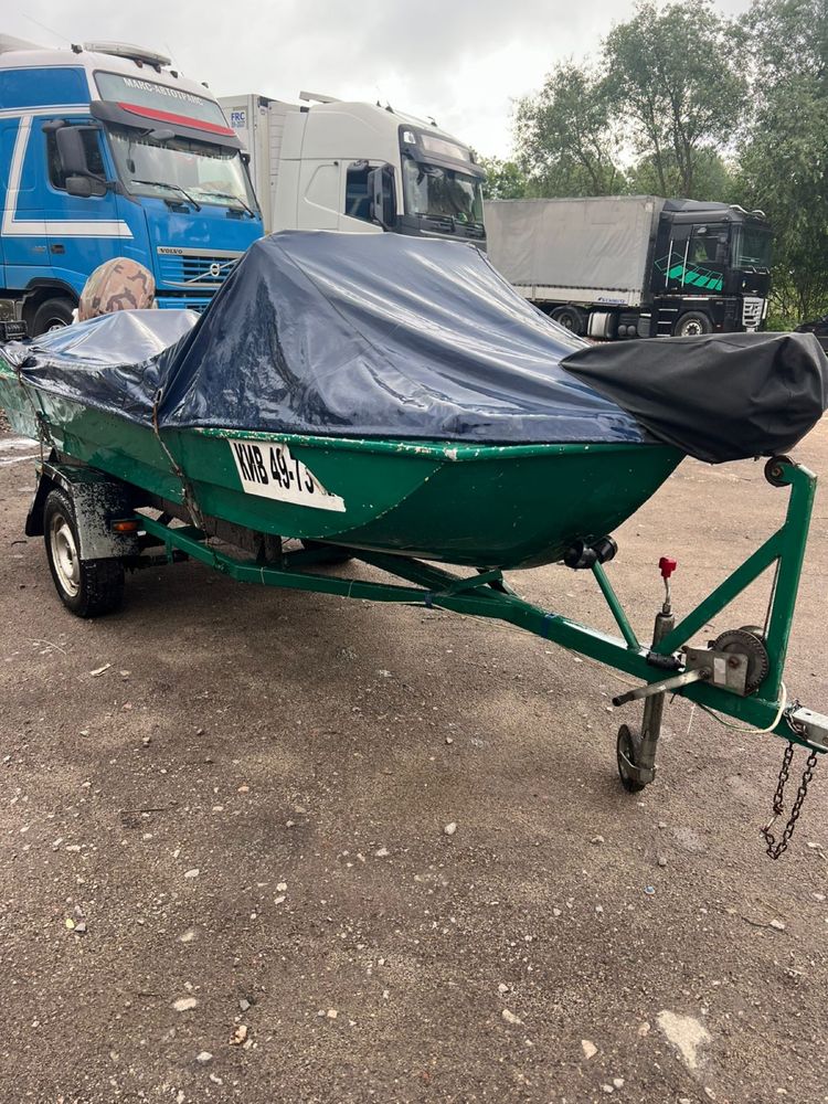 Продам лодку автобот