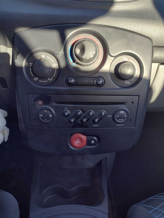 Renault Clio III Gasolina 1.2 - 5 portas - 2006