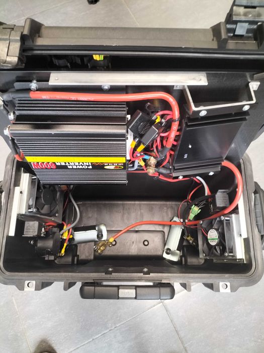 PRZETWORNICA 12V 230V – walizka PELI - przenośna stacja zasilania