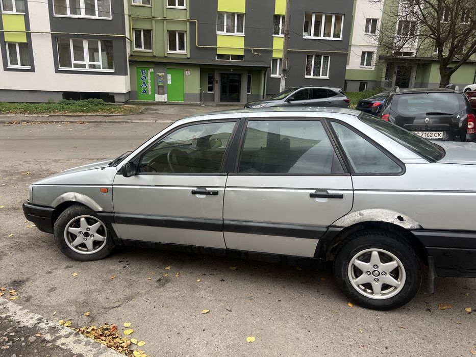 Passat b3 1991 1.8 бенз